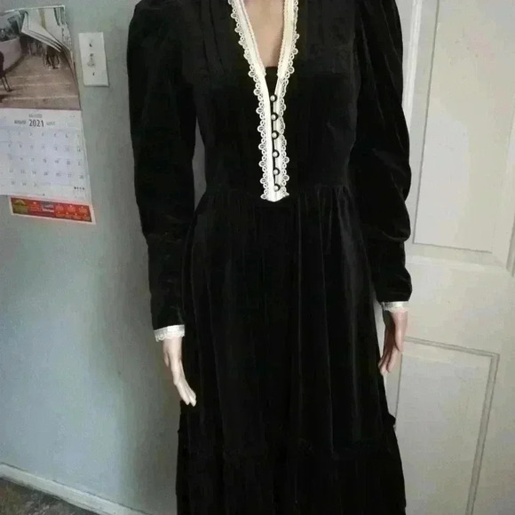 Dress gunne xas